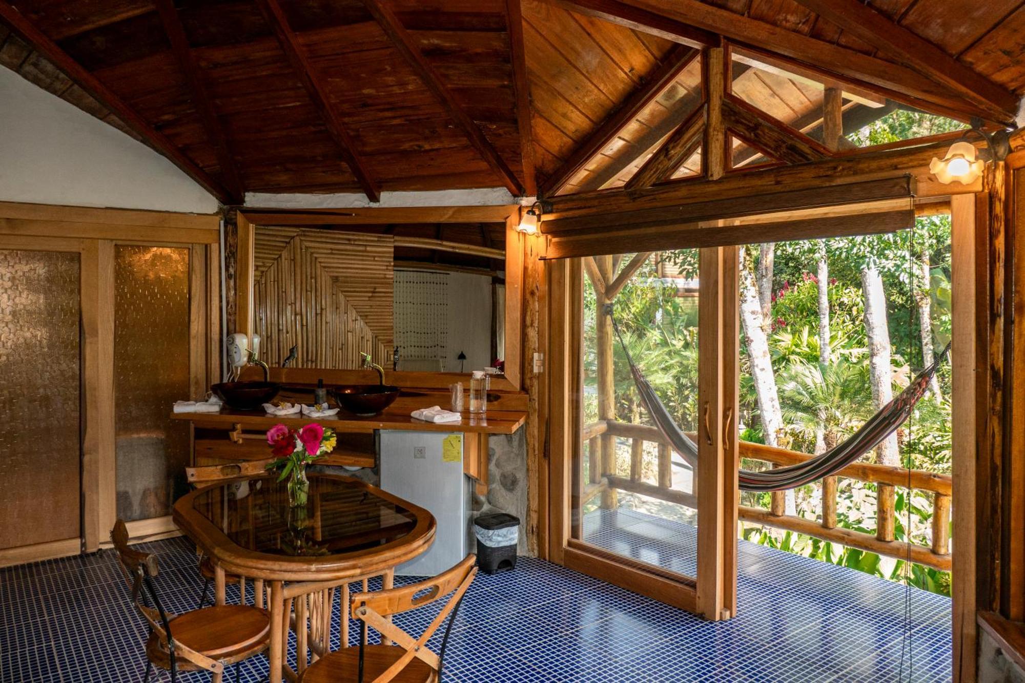 Saguamby Mindo Lodge ภายนอก รูปภาพ