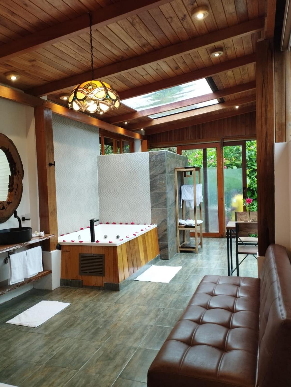 Saguamby Mindo Lodge ภายนอก รูปภาพ
